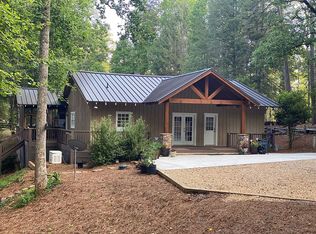 107 Point Dr, Clarkesville, GA 30523