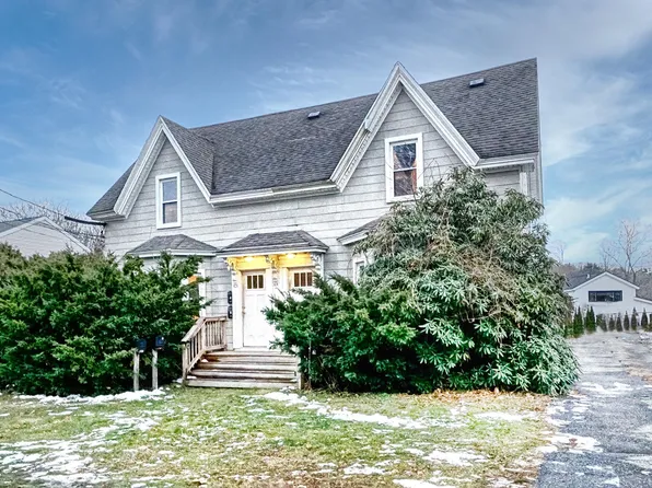 5 Wakefield Avenue, Saco, ME 04072