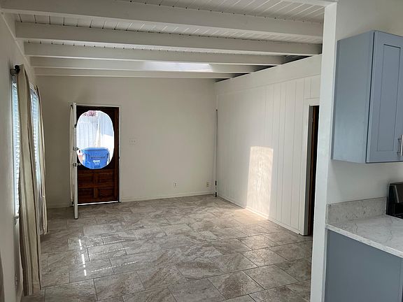 Entrance, living room