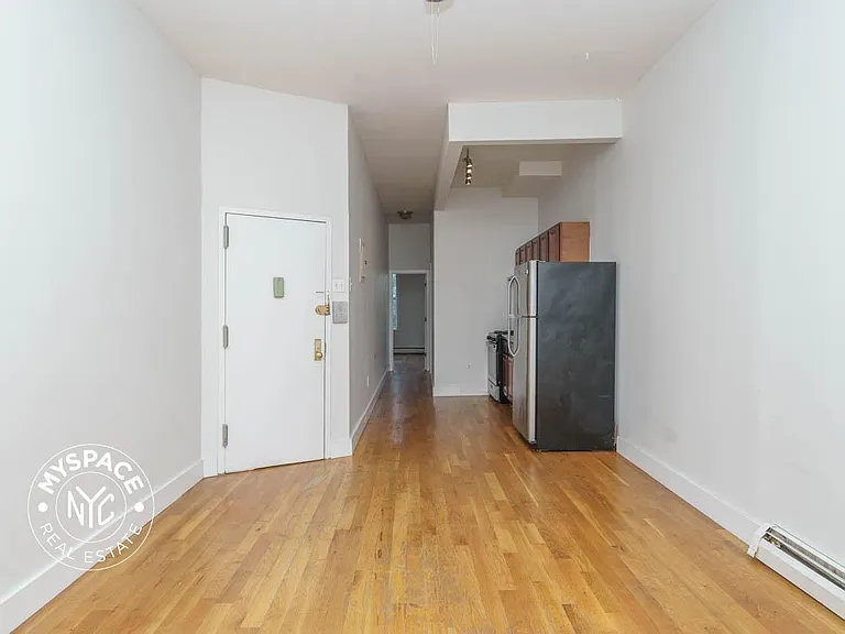 828 Halsey St #2B — Photo 4