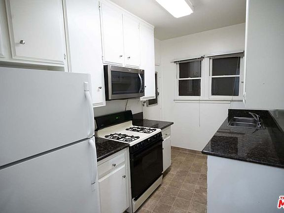 3rd image of 141 S Crescent Dr APT C