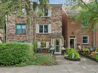 33 Sandstone Ln, Toronto, ON M4J 4Z8