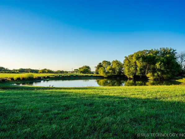 12 E 121st St S, Broken Arrow, OK 74011