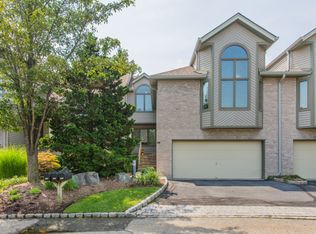 816 Hemlock Ct, Norwood, NJ