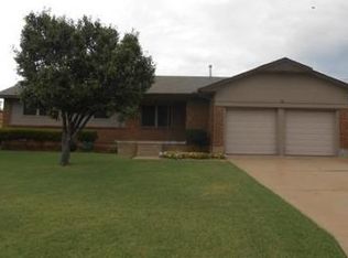 14 SW 49th St, Lawton, OK 73505