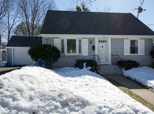 127 Battis Rd, Hamden, CT 06514