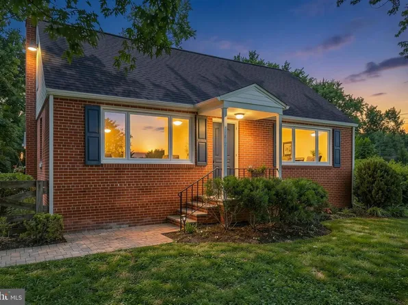 26824 Overlook St, Damascus, MD 20872