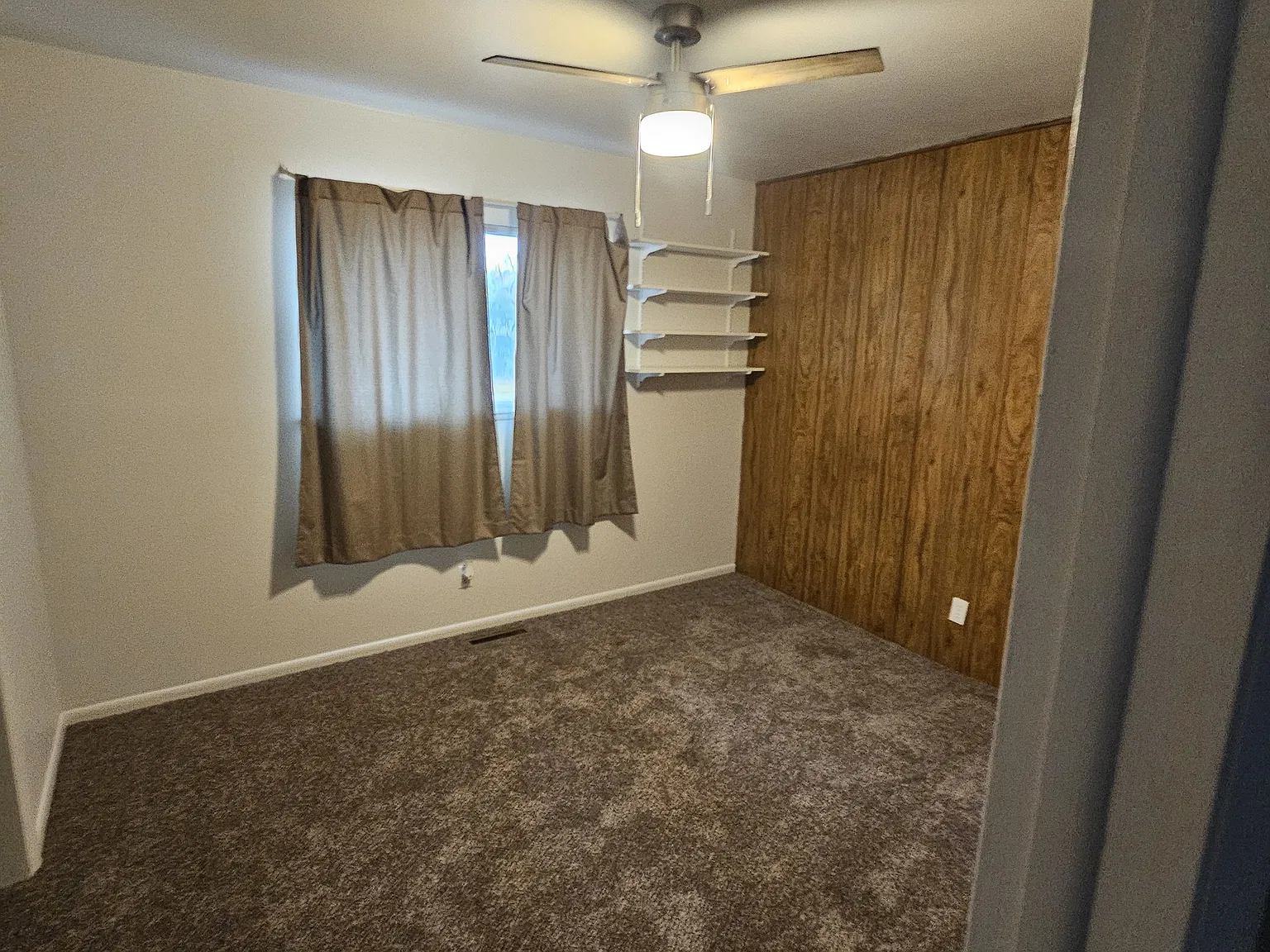 2 bed, 1000 sqft, $1,350 — Photo 2