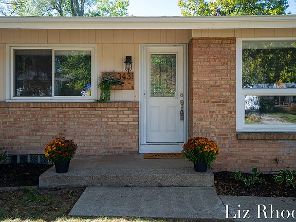 3rd image of 3431 Senora Ave SE