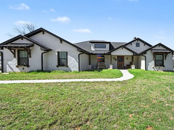 192 Grand Harbor Blvd, Chico, TX 76431