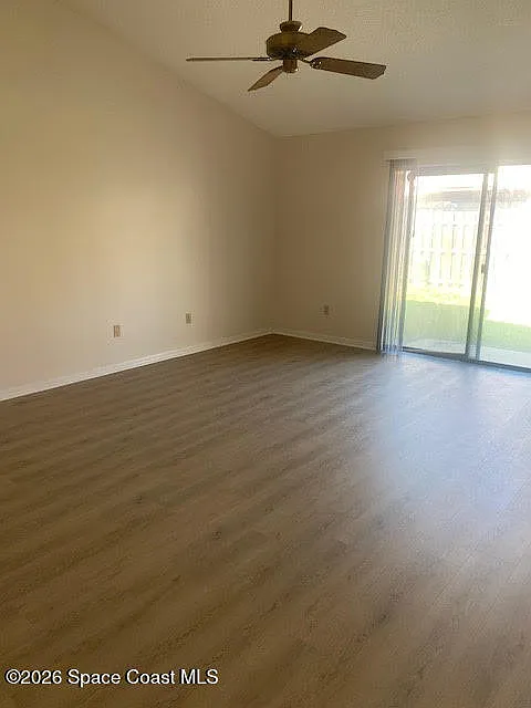Building Photo - 2960 Clearlake Dr #3
