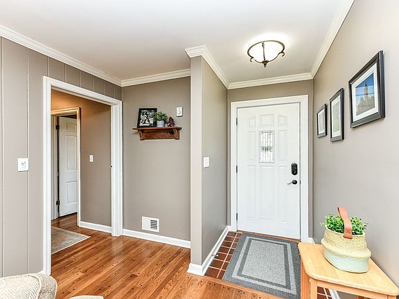 4th image of 5144 Laurel Hall Dr