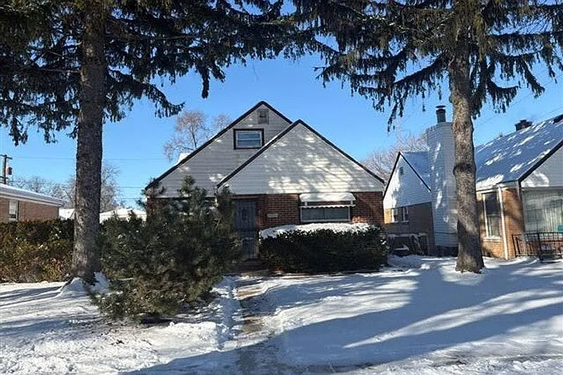 36 Granville Ave photo 1