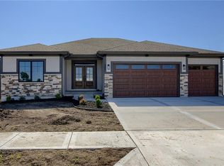 827 Reed Dr, Raymore, MO 64083