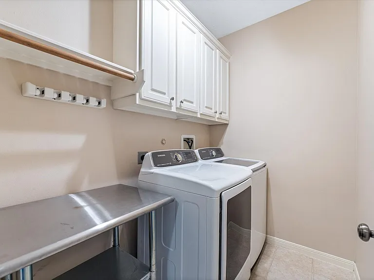 447 N Gate Stone — Photo 30