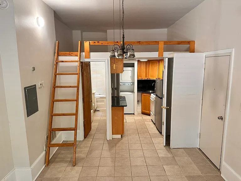 1920 Bainbridge St #1F — Photo 3