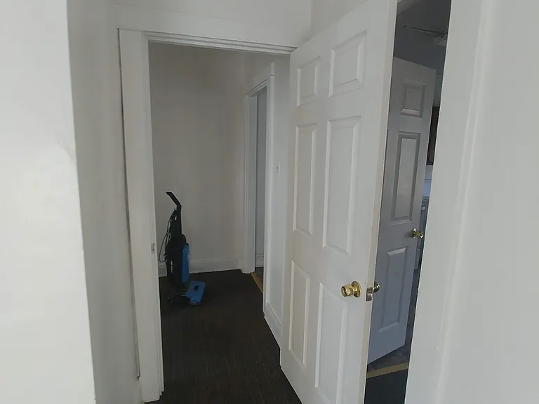 34 E Walnut St #C — Photo 3