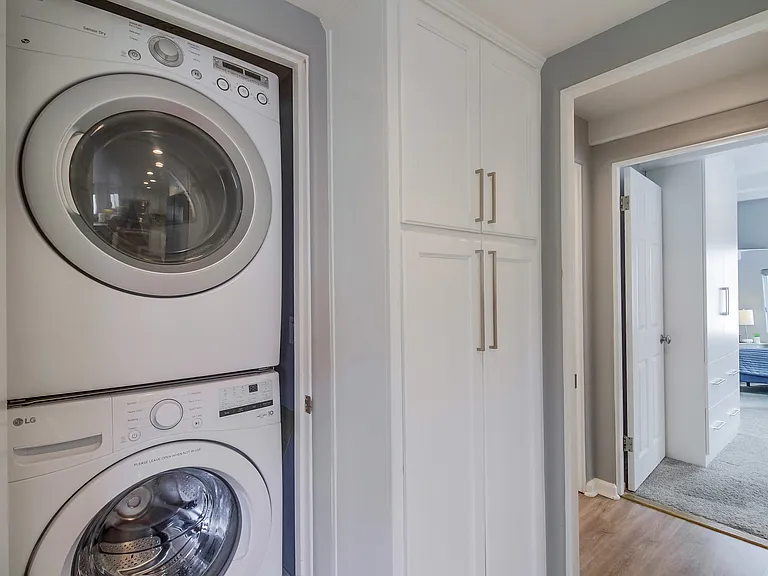 735 Whiting Ct — Photo 15
