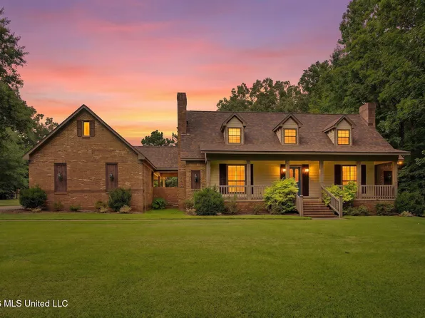 1060 Wooten Rd, Nesbit, MS 38651