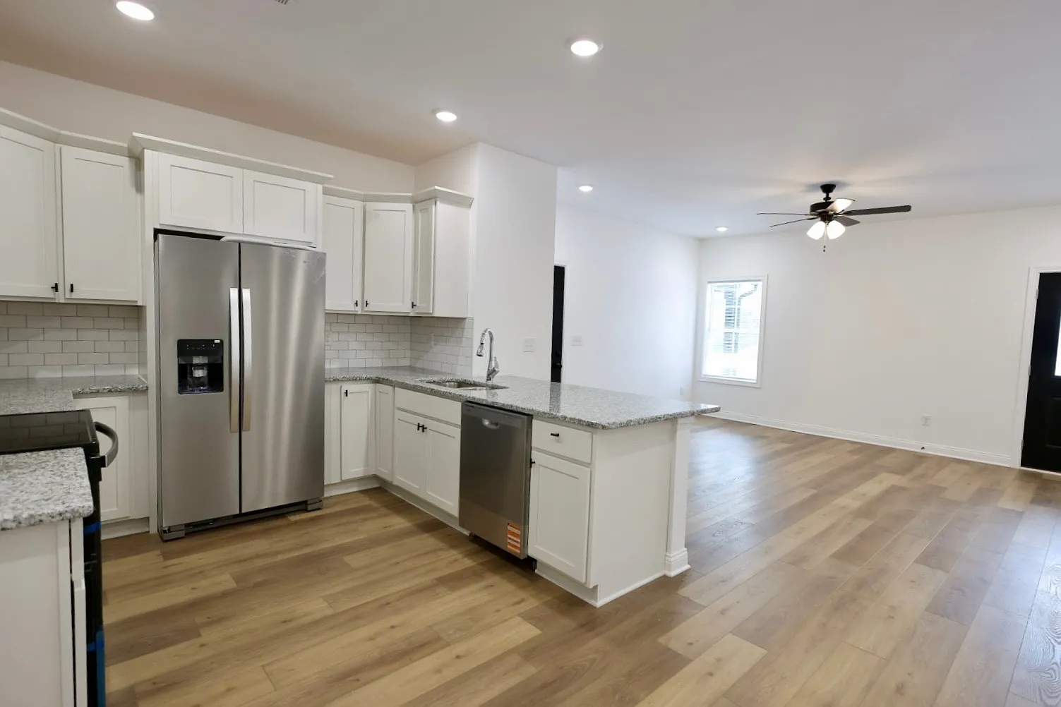 2 bed, 1000 sqft, $1,150 — Photo 2