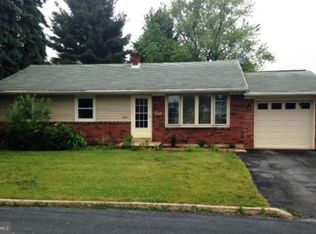305 Harry Ave, Robesonia, PA 19551