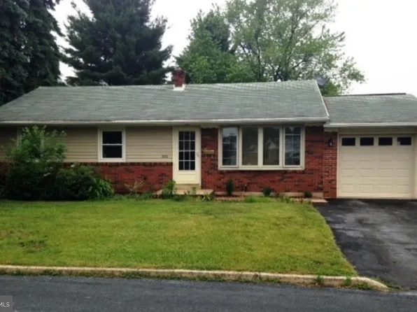 305 Harry Ave, Robesonia, PA 19551
