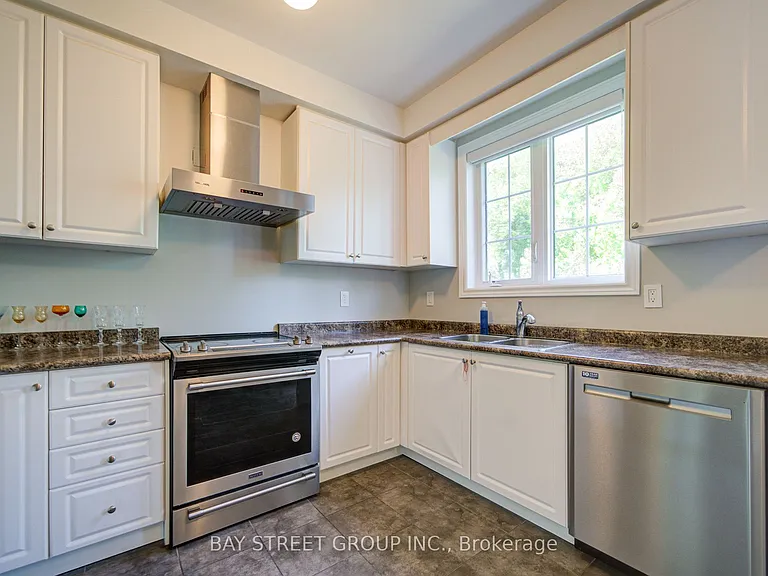 48 Roy Grove Way — Photo 11