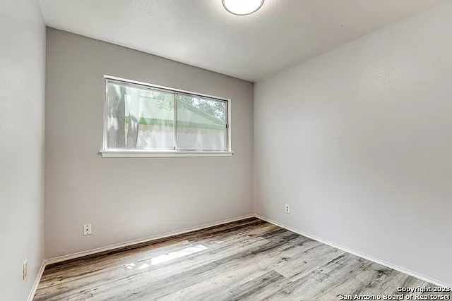 827 Spring Park St — Photo 6