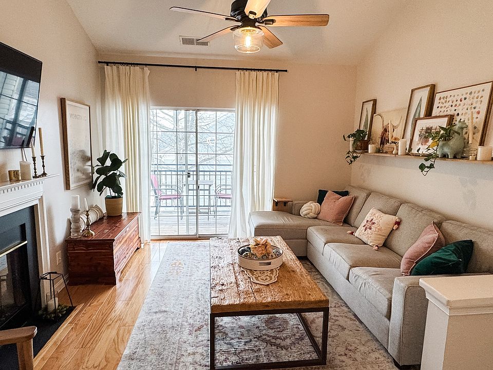 1st image of 4129 Fountainside Ln Unit 302