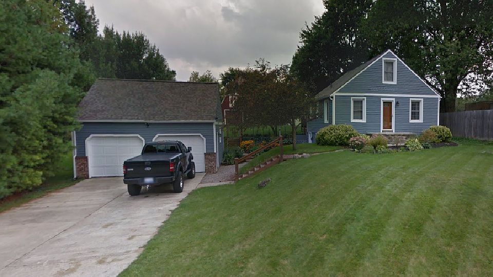 2nd image of 657 Renfrew Ave
