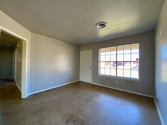 3rd image of 4708 Sheryl St