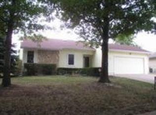 2341 SW Westport Dr, Topeka, KS 66614