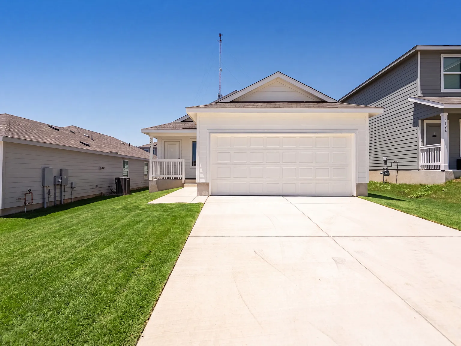 4 bed, 1600 sqft, $1,699 — Photo 2