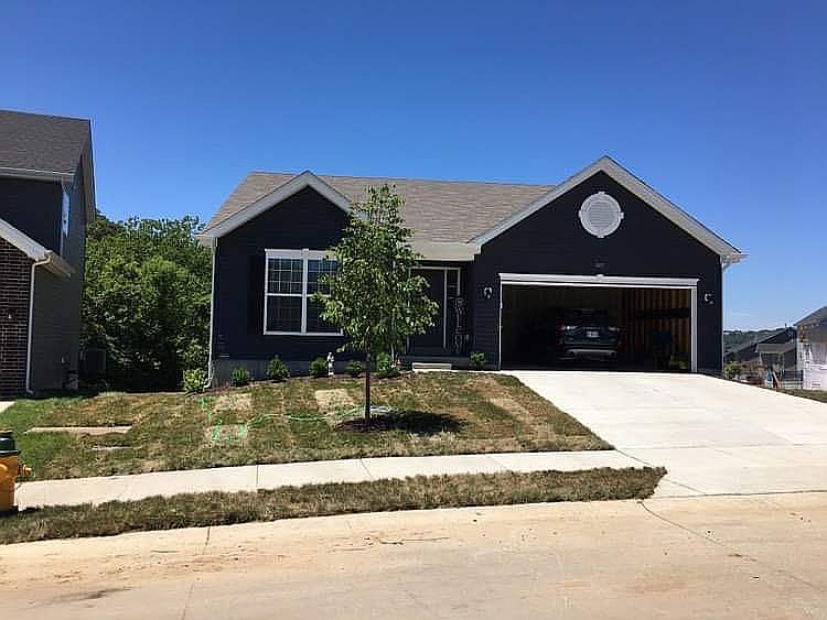 1st image of 805 Boulder Crest Ct