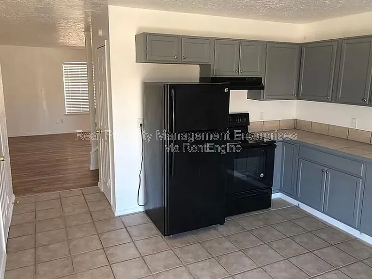 1705 Beaumont Dr — Photo 7