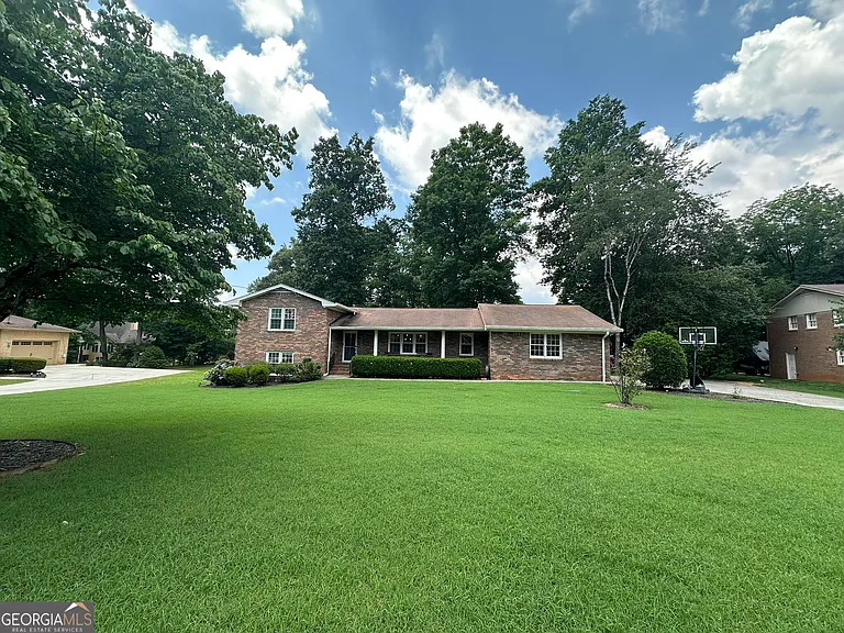 2653 Club Valley Dr NE — Photo 2