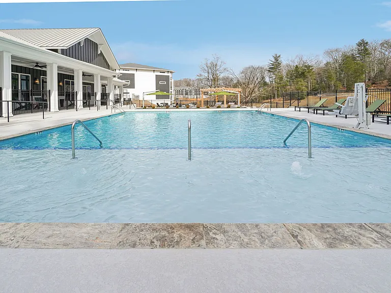 Arden Pines Luxury Apartments — Photo 9