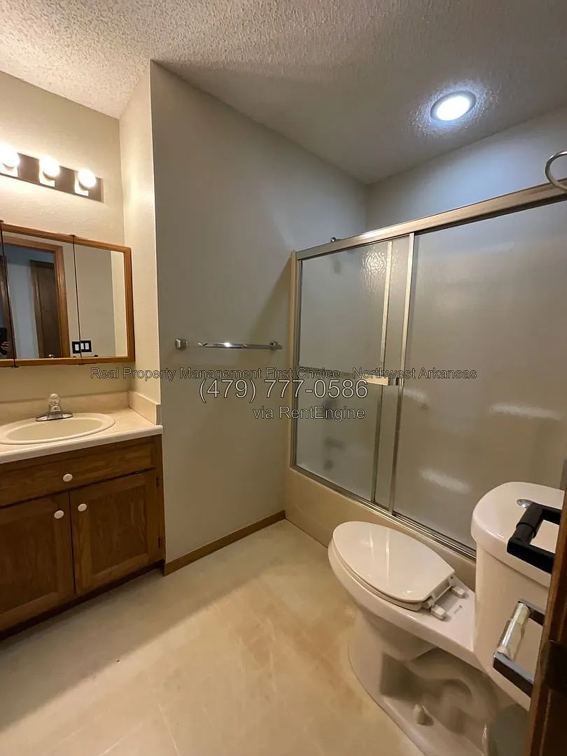 3 bed, 2.0 bath, 1334 sqft, $1,650 — Photo 1
