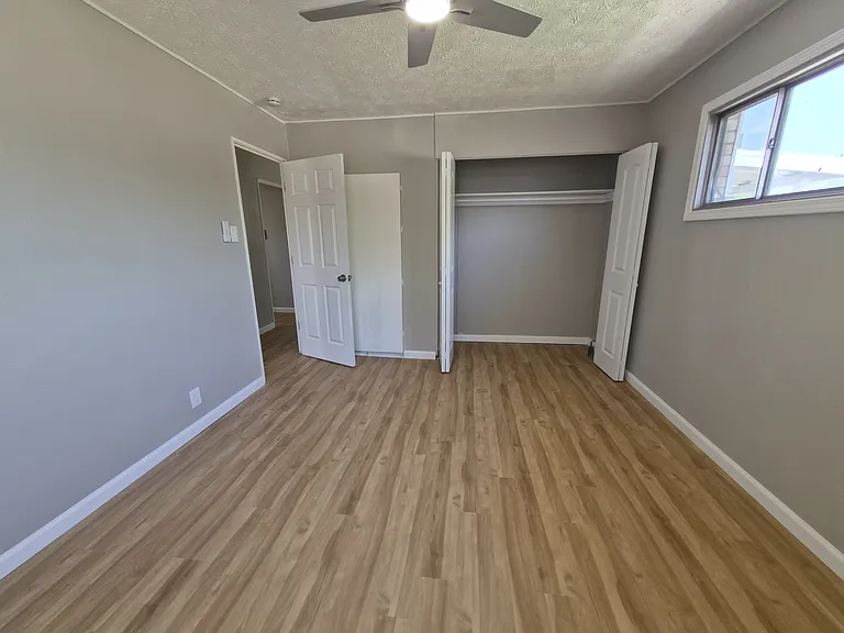 464 Carol Dr — Photo 16