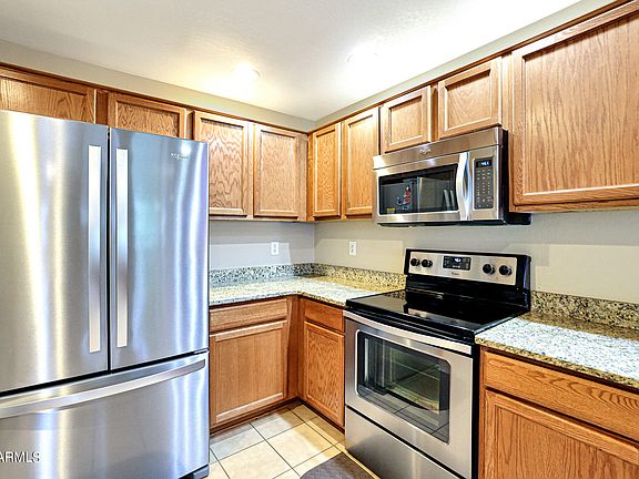4th image of 20121 N 76TH Street #1020