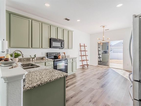 4th image of 1008 Holly Anne Ln