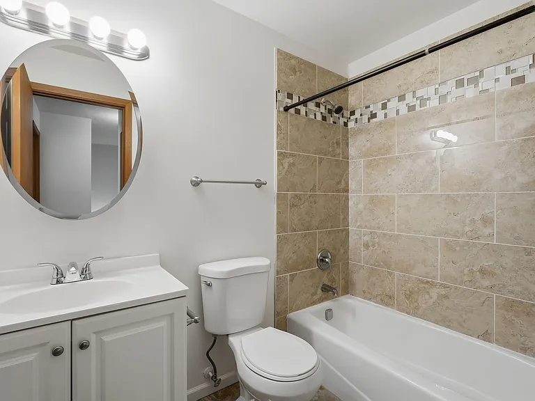 187 Uteg St #206B — Photo 14