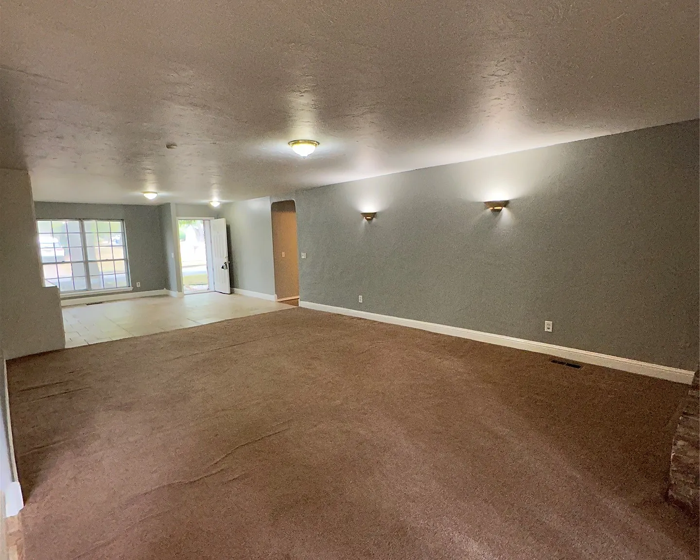 4 bed, 2.0 bath, 1970 sqft, $1,700 — Photo 4