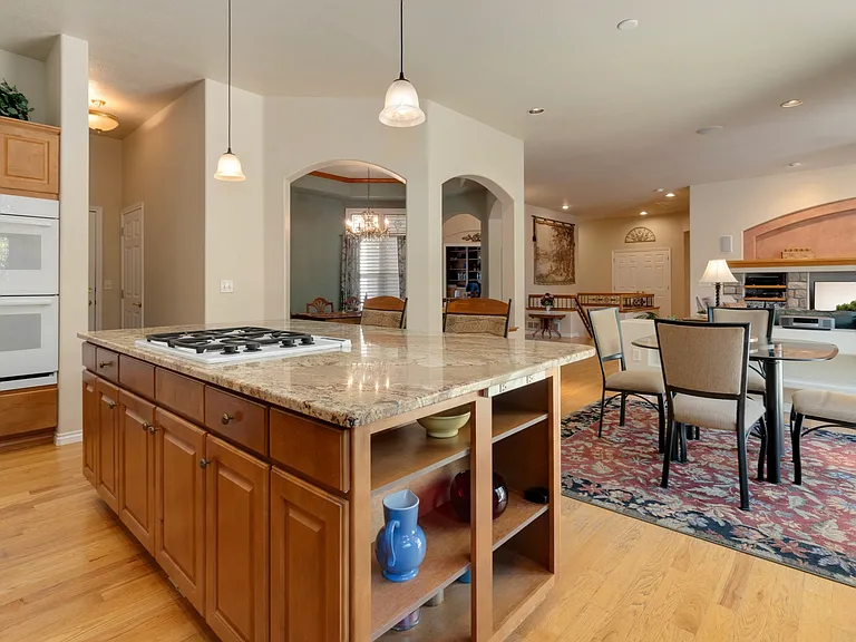 3160 Stevens Cir N — Photo 8