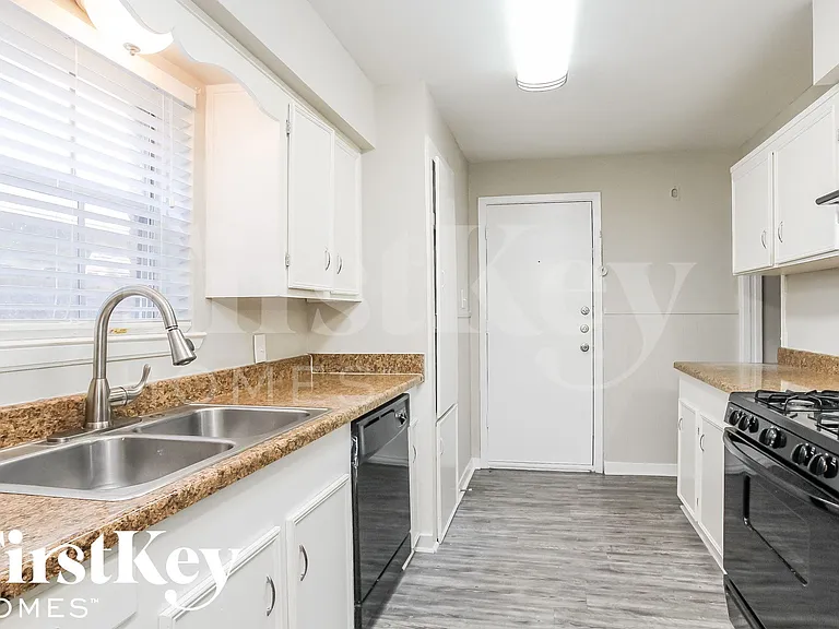 13322 Oak Leaf Ln — Photo 6