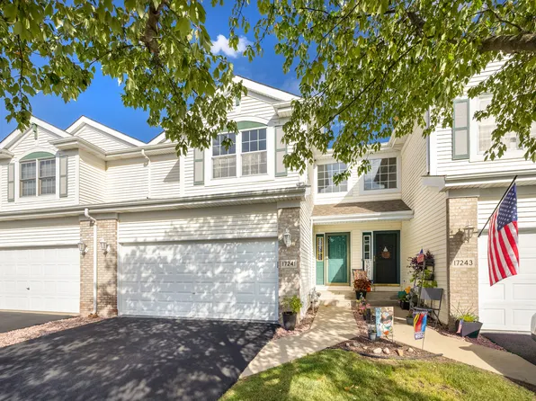17241 Arrowhead Dr, Lockport, IL 60441
