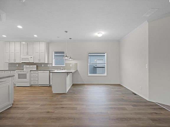 4th image of 3517 Road 84 #101C