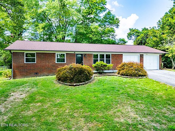 3rd image of 6621 Lambent Ln