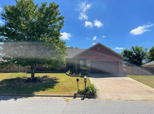 1354 Laurie Ln, Elkins, AR 72727