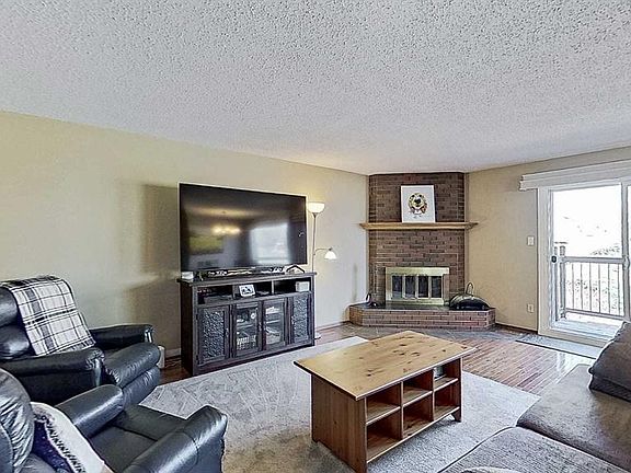 3rd image of 5801/5803 Dalgleish Rd NW